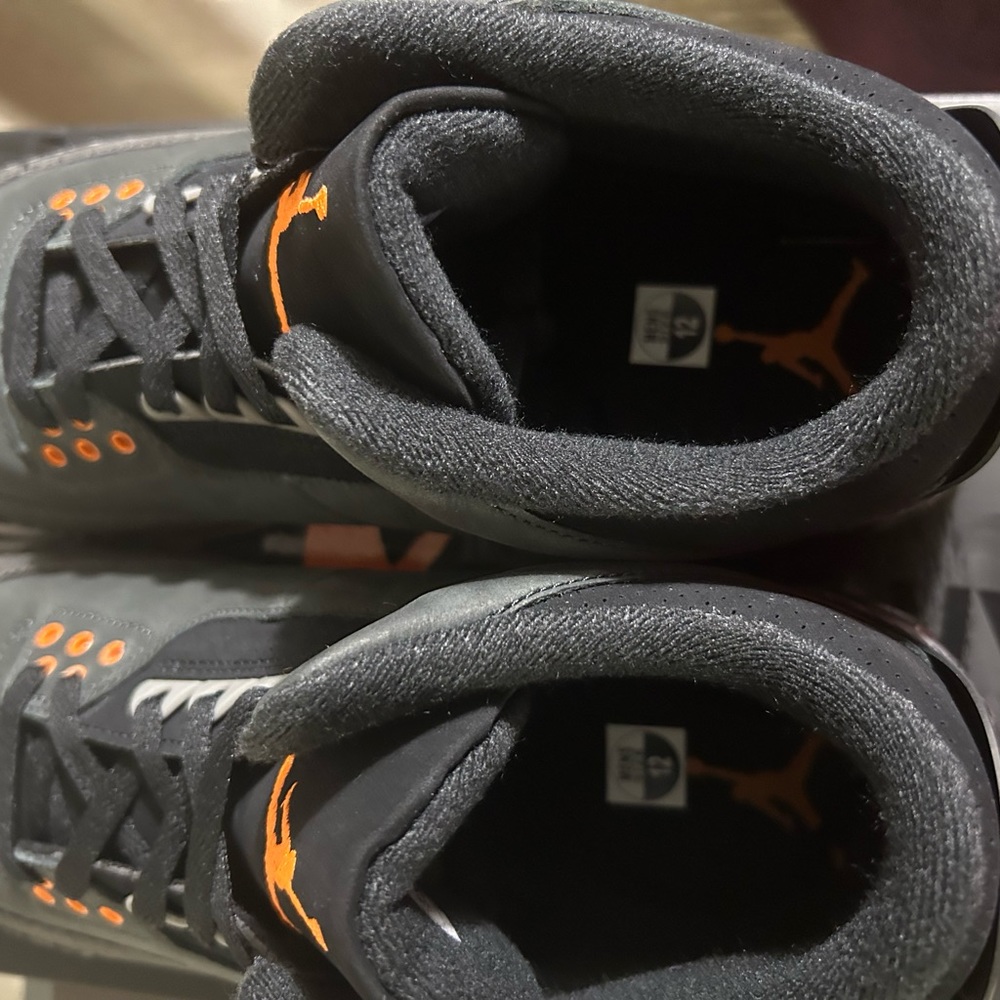 Jordan 3 Retro (Fear) - Picture 6 of 9